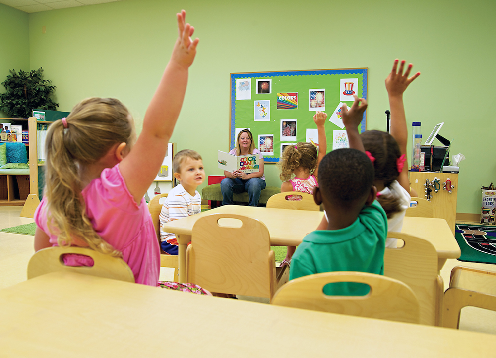 Teacher reading to an early childhood class.