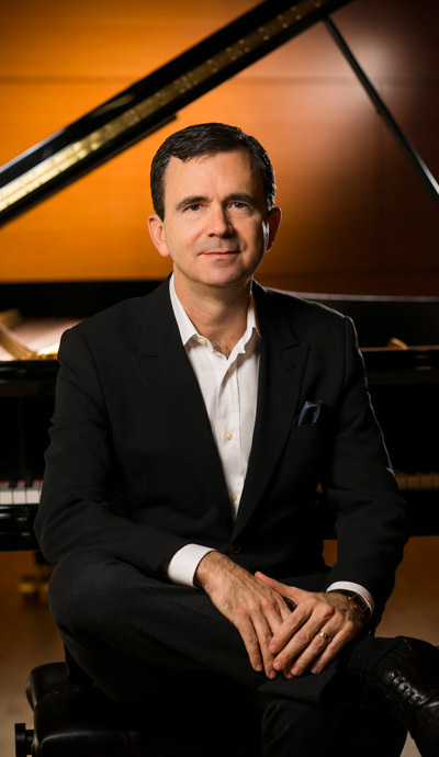 Pianist James Giles to Perform in Lecture-Concert Series