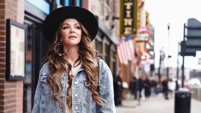 Fowler Center to Feature Country Artist Britnee Kellogg