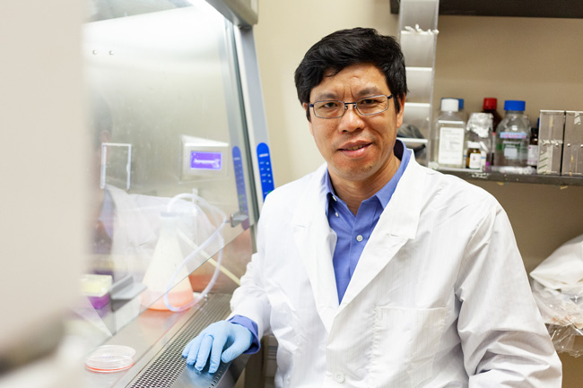 Professor Zhou's Cell Research Targets Spread of Cancer