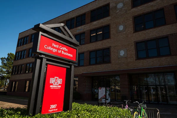 Griffin College of Business Recognizes Top 2017-18 Graduates