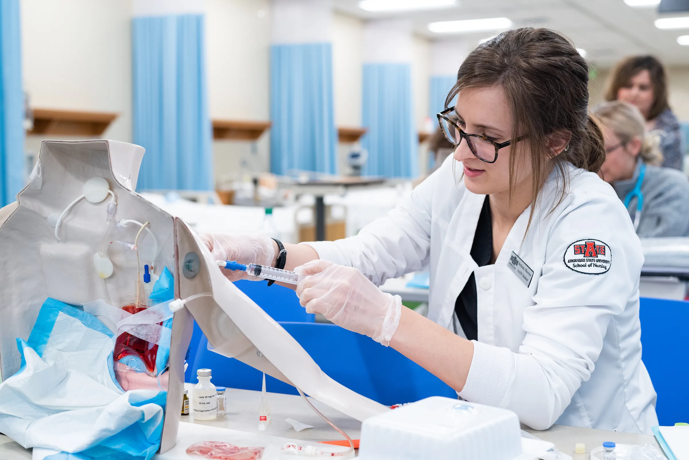 Nursing student in simulation lab
