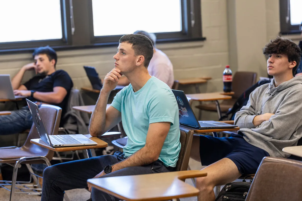 Students listen to a lecture in an A-State classroom